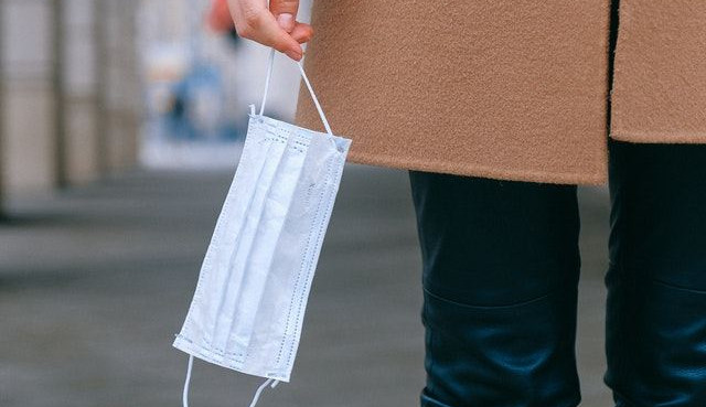 Saiba mais sobre o mau hálito causado pelo uso de máscaras