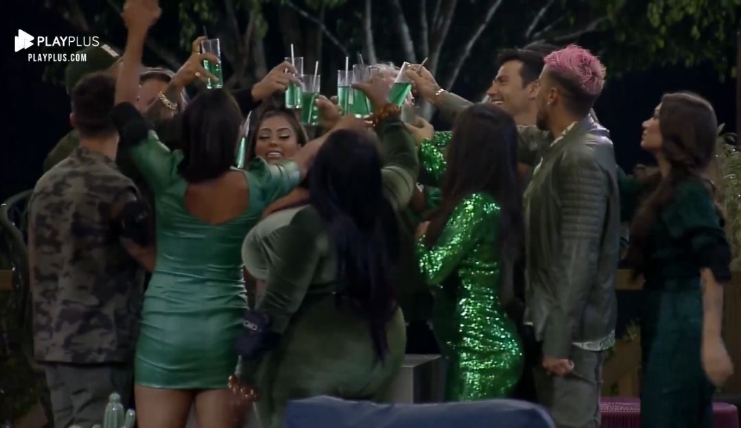 A Fazenda: Saiba o que aconteceu na festa “/Memes”/