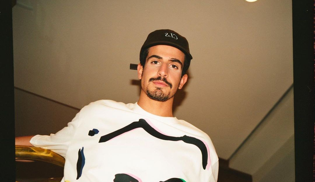 Enzo Celulari choca internet após postar foto com as unhas decoradas