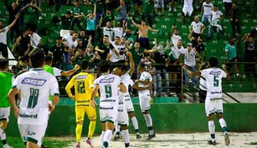 Goiás vence Guarani e retorna à primeira divisão do Campeonato Brasileiro