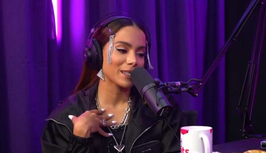 Praticando a lei do desapego, Anitta diz em podcast que libera seus ex-namorados para amigas