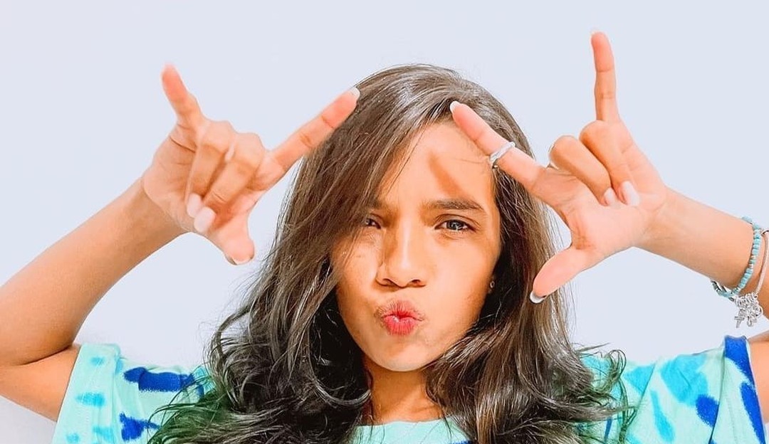 A fadinha do Brasil, Rayssa Leal, comemora vacinação