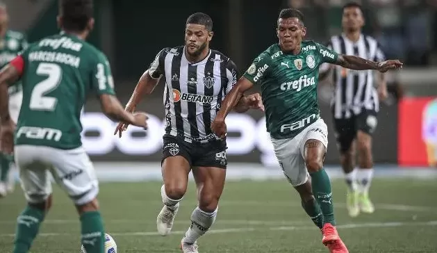 Na raça, Atlético-MG empata com o Palmeiras e permanece isolado na liderança do campeonato