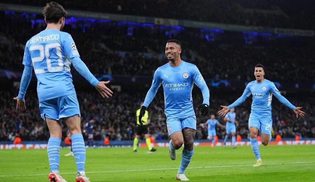 Com gol de Gabriel Jesus, City vence o PSG de virada
