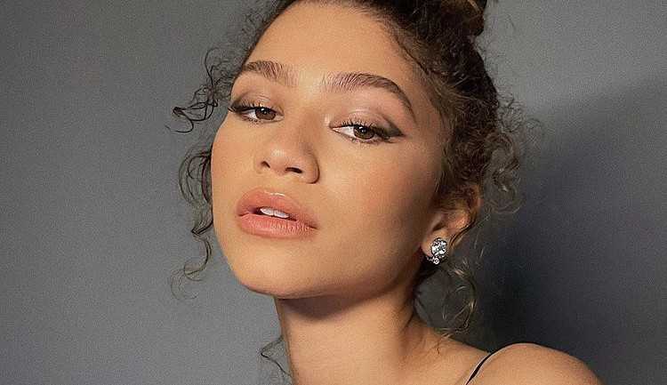 Looks da Zendaya que surpreendem o mundo da moda