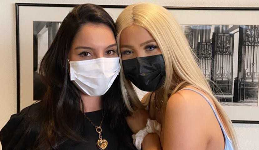 Barbara Aguiar inicia tratamento para estrias em influenciadora