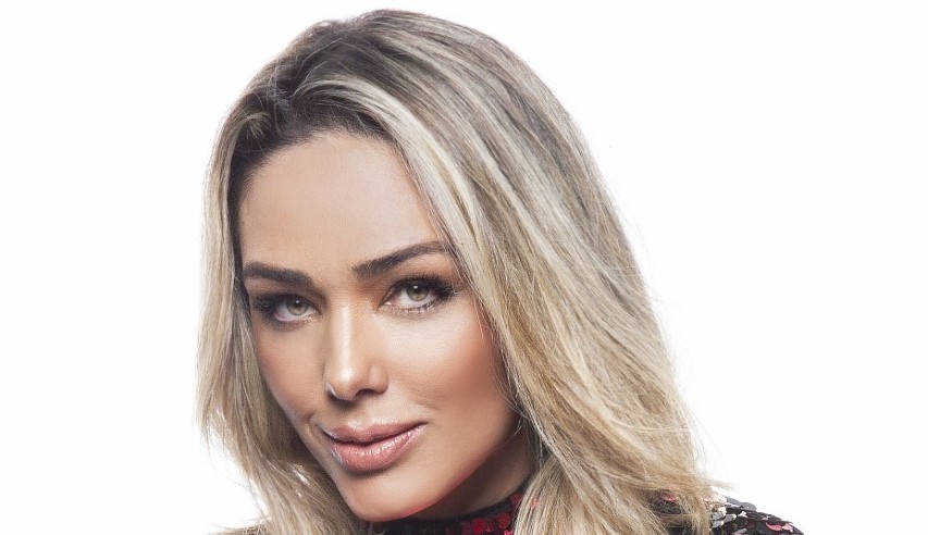 Tânia Mara celebra 15 anos do hit “/Se Quiser”/ da novela Páginas da Vida