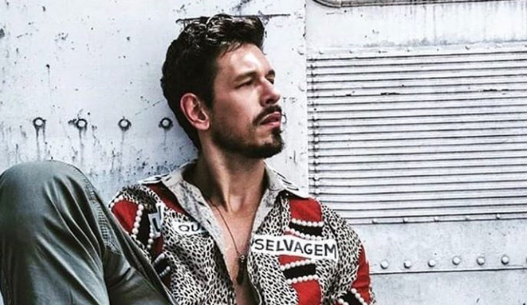 João Vicente de Castro rejeita rótulo de galã: “Nem compro essa onda”