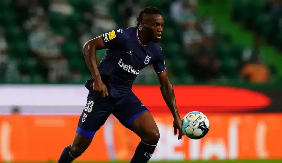 Após derrota por 7×0 para o Benfica, Belenenses tem 13 integrantes da delegação que testaram positivo para Covid-19