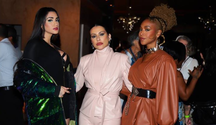 Cleo lança feat feminista com AZZY e Karol Conká: “/Precisamos dar apoio uma a outra”/