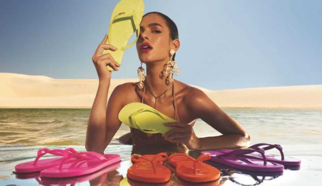 Arezzo lança linha Brizza em parceria com Bruna Marquezine