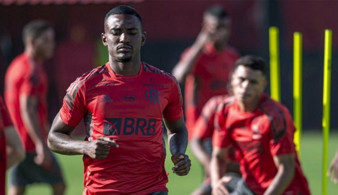 Jogador do Flamengo, Ramon atropela ciclista que morre a caminho do hospital