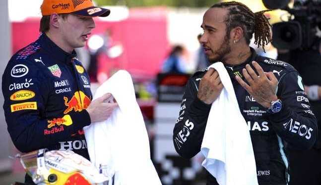 Lewis Hamilton conquista a sua 103 pole position após colisão de Verstappen