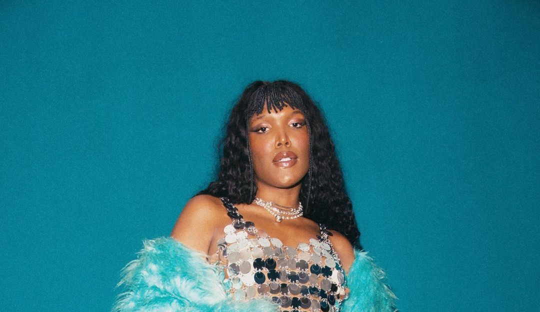 Confira looks das famosas para se inspirar no Natal