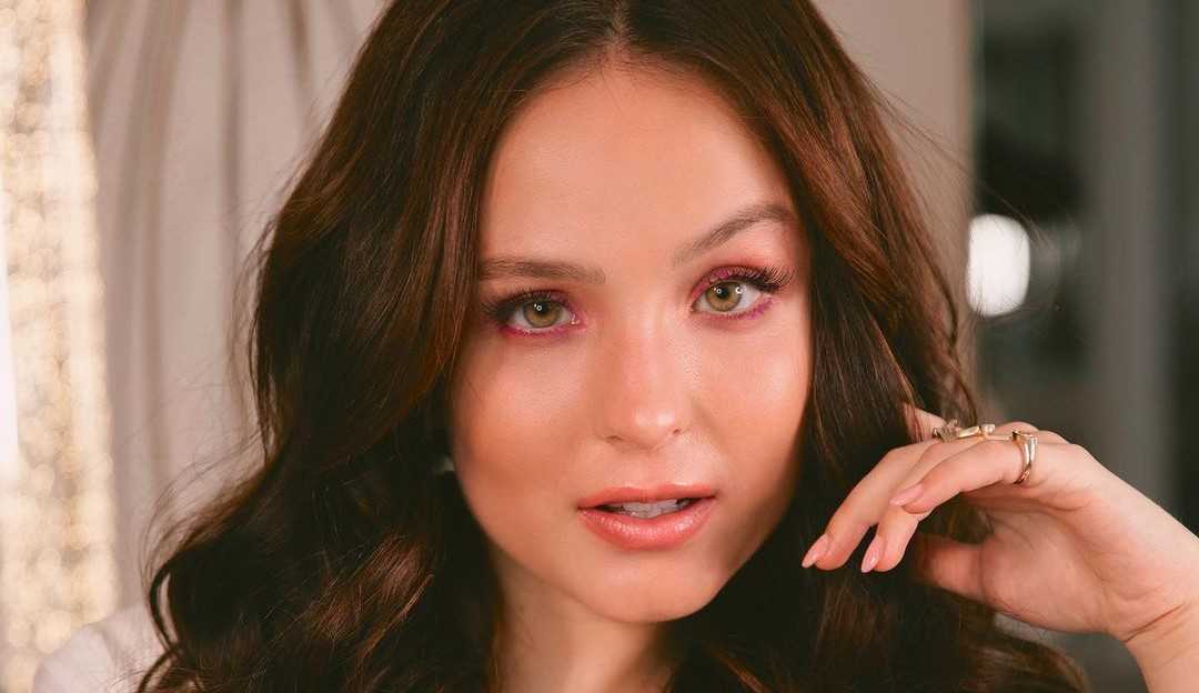 Larissa Manoela revela como foi fazer cena de sexo pela primeira vez em filme da Netflix