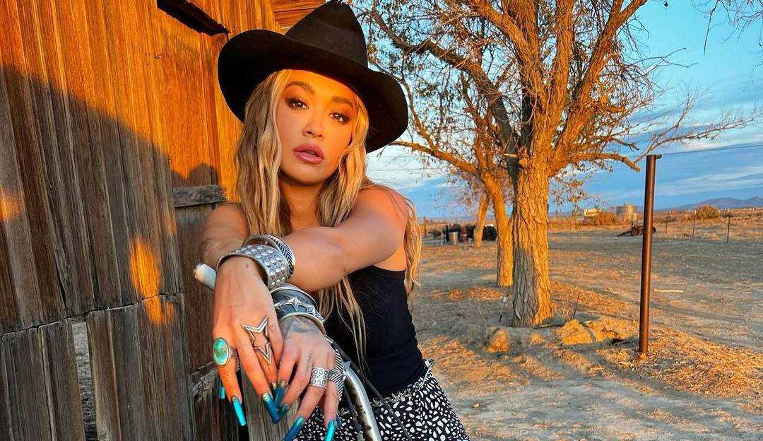 Rita Ora diz que ainda se arrepende de ter furado o lockdown em 2020 para festa de aniversário