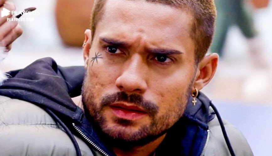 Bil conta que já acordou com uma barata gigante no rosto em outro reality