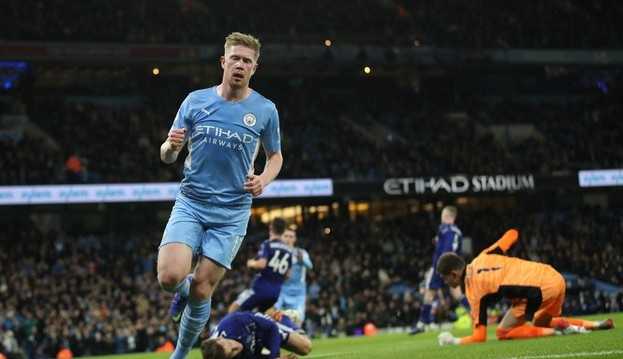 Manchester City aplica uma Goleada por 7 a 0 no Leeds e segue na liderança do Inglês