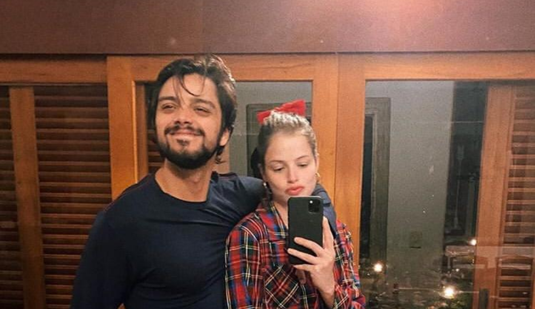 Agatha Moreira e Rodrigo Simas estão com Covid-19