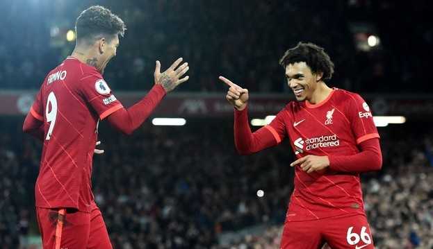 Liverpool vence e fica a um ponto do líder Manchester City