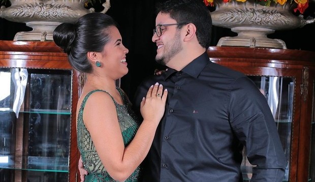 Mulher de Maurílio comenta estado do cantor na UTI: “/”/Não desistiu nem por um segundo”/”/