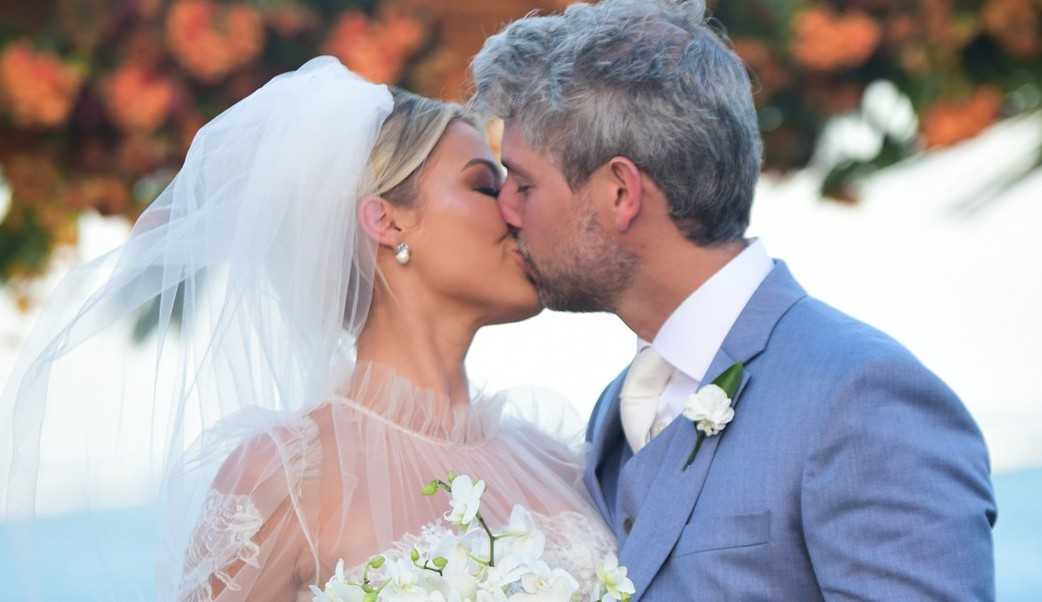 Ex-bbb Isabella Cecchi se casa em Natal e convida 200 pessoas