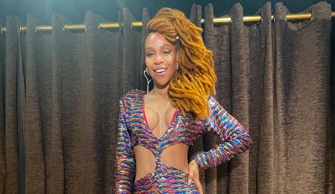 Karol Conká comemora volta aos palcos após dois anos