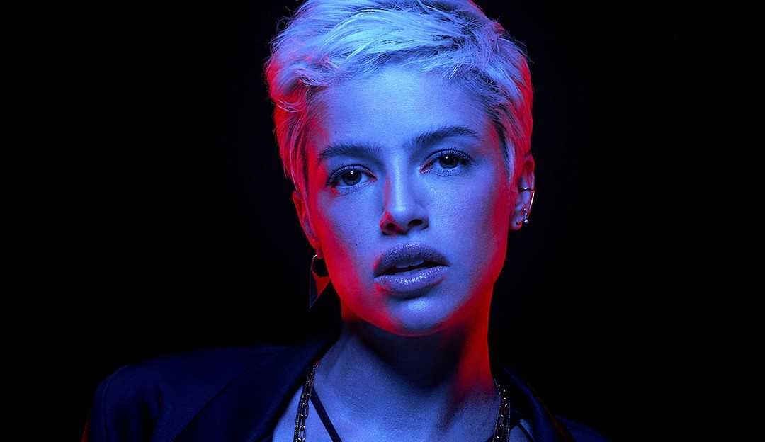 Agatha Moreira pratica Snowboard durante férias no Colorado