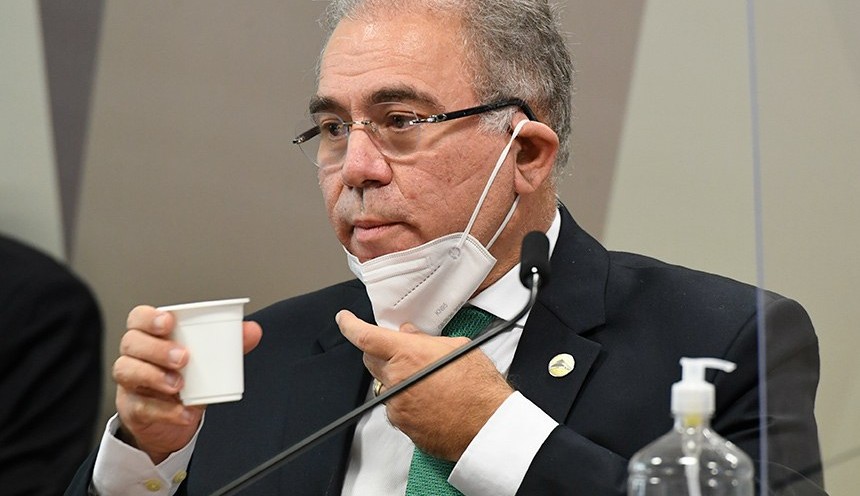 Queiroga é desmentido por câmara do Ministério da Saúde, que apoia a vacinação infantil