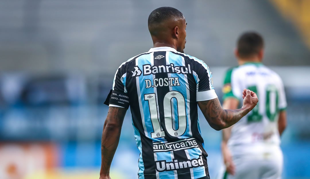 Em busca de reforços, São Paulo se interessa em Douglas Costa e Ferreirinha
