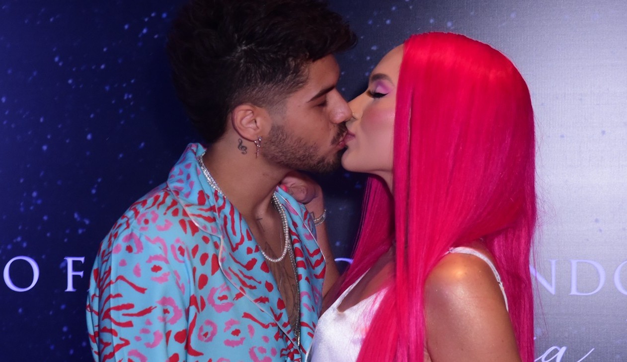 Virgínia surpreende com look e usa camisola em festa; saiba de todos os detalhes