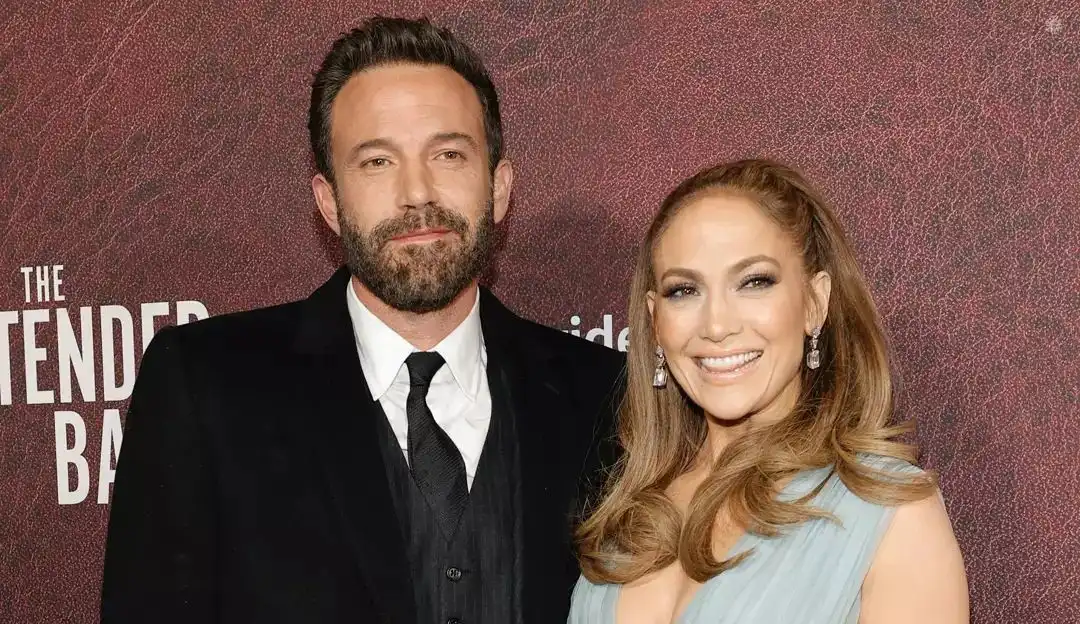Segundo revista, Jennifer Lopez e Ben Affleck fazem DR”/s semanais para falarem de seus sentimentos