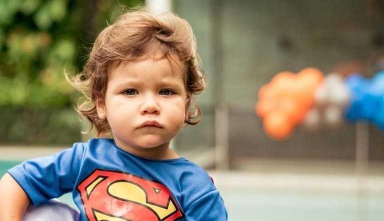 Baby Z, filho de Gio Ewbank e Bruno Gagliasso encanta a internet