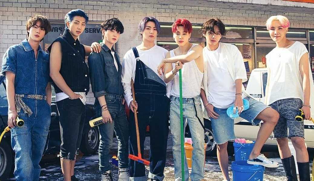 BTS reage ao cover de “/Dynamite”/ em “/Emily in Paris”/