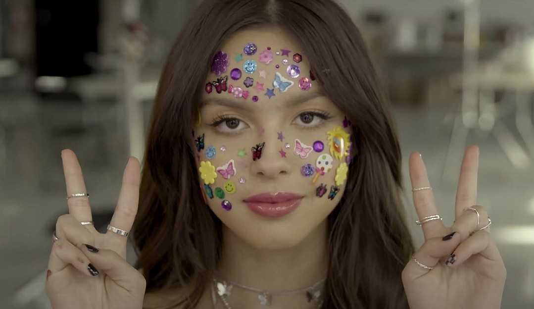 Sour lidera lista dos álbuns femininos mais vendidos do ano nos EUA