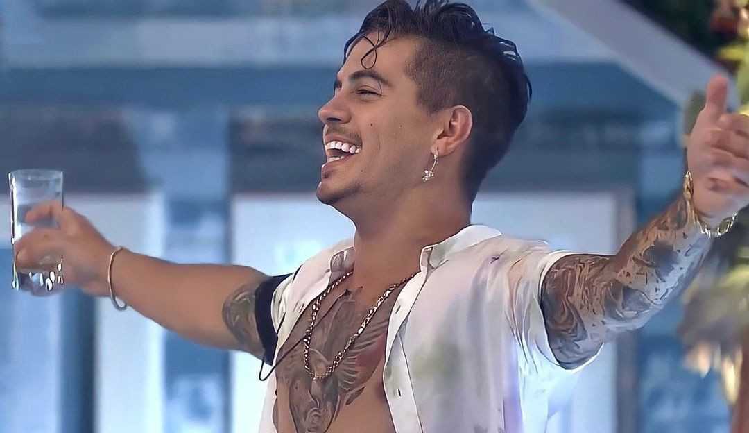 A Fazenda: Biel quebra regra do reality