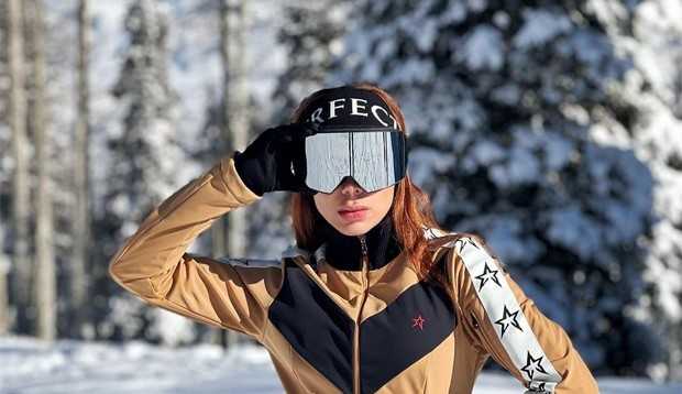 Anitta tira férias em Aspen com amigos