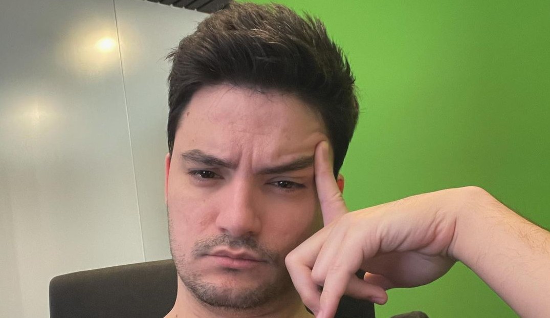 Felipe Neto criticou Globo por postar matéria sobre seus gastos em shopping