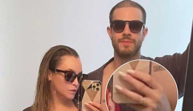 Carla Diaz exibe presente dado pelo novo pretendente