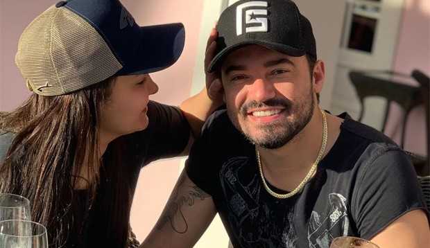 Fernando Zor e Maiara retomam relacionamento após viagem