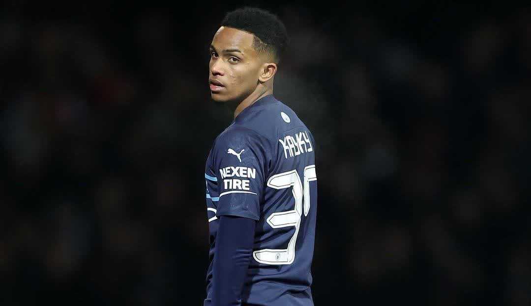 Kayky, ex-Fluminese, festeja estreia no time principal do Manchester