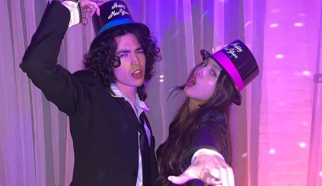 Olivia Rodrigo comemora aniversário de “/Drivers License”/