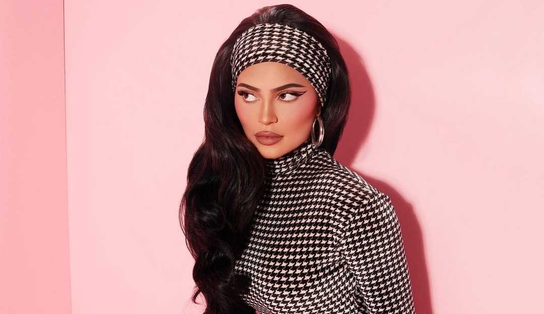 Kylie Jenner é a primeira mulher a ter 300 milhões de seguidores no Instagram