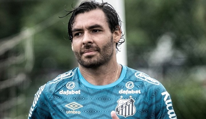 Ricardo Goulart chega ao Santos com posição indefinida por Carille