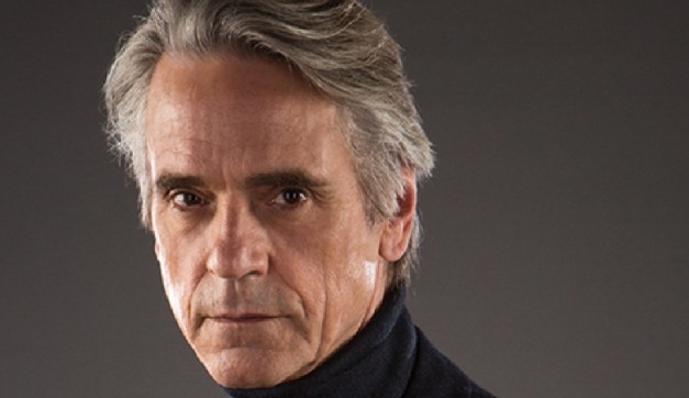 Jeremy Irons critica versão da “/Liga da justiça”/ de Joss Whedon