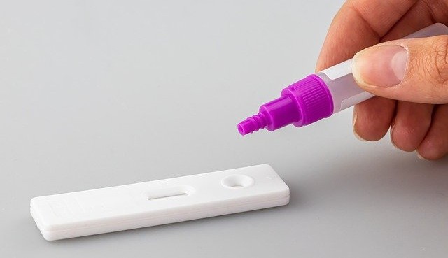 Autoteste de Covid-19 precisa de autorização da Anvisa
