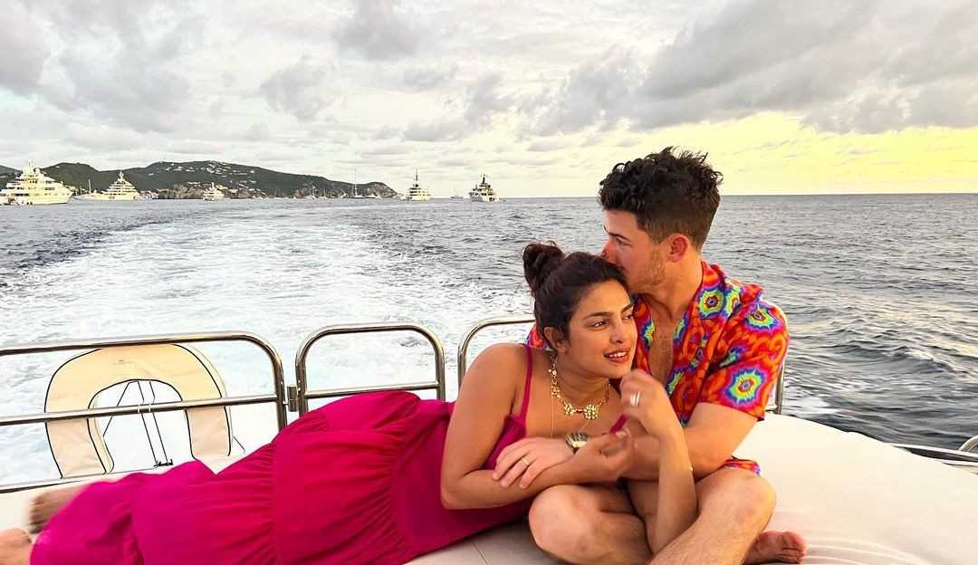 Nick Jonas e Priyanka Chopra surpreendem ao anunciar nascimento do filho