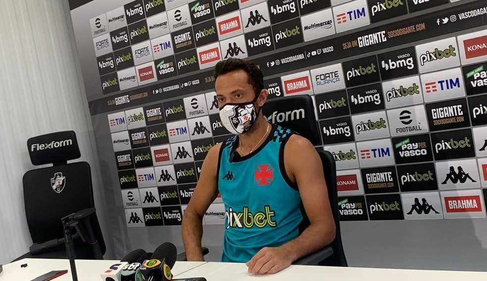Perto da estreia, Nenê revela estar preparado para ser referência do Vasco na temporada