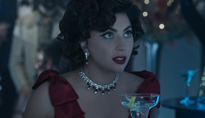 Lady Gaga confessa que tomava 24 copos de café por dia para gravar filme