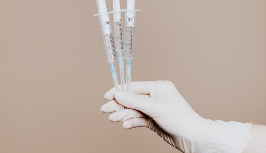 Moderna inicará testes para a sua dose de reforço especifica para o Ômicron